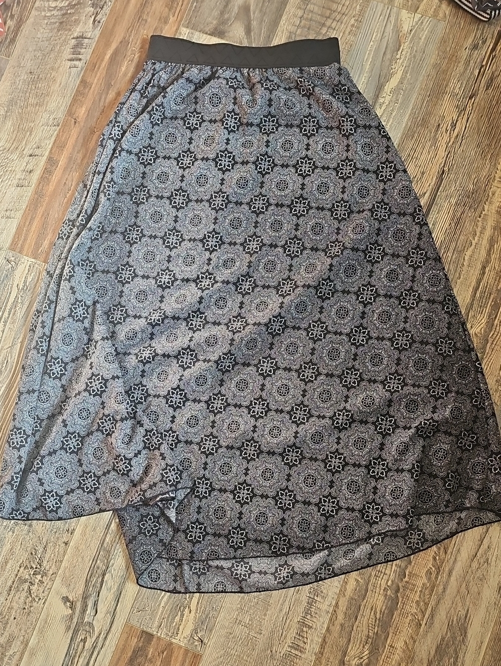 LuLaRoe Lucy Skirt